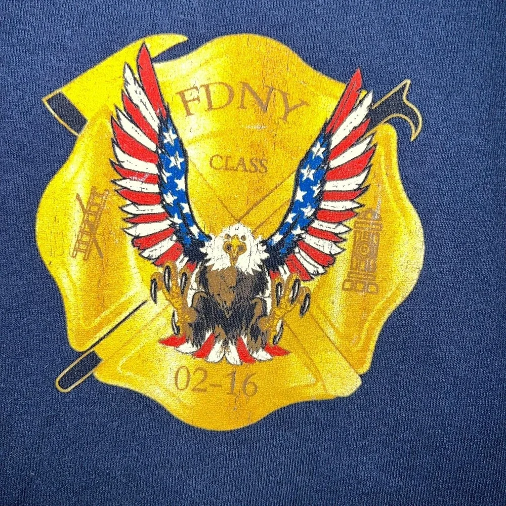 FDNY T Shirt Men's Size L Blue Fire Department Flag Gold Shield Eagle 2-Side Tee